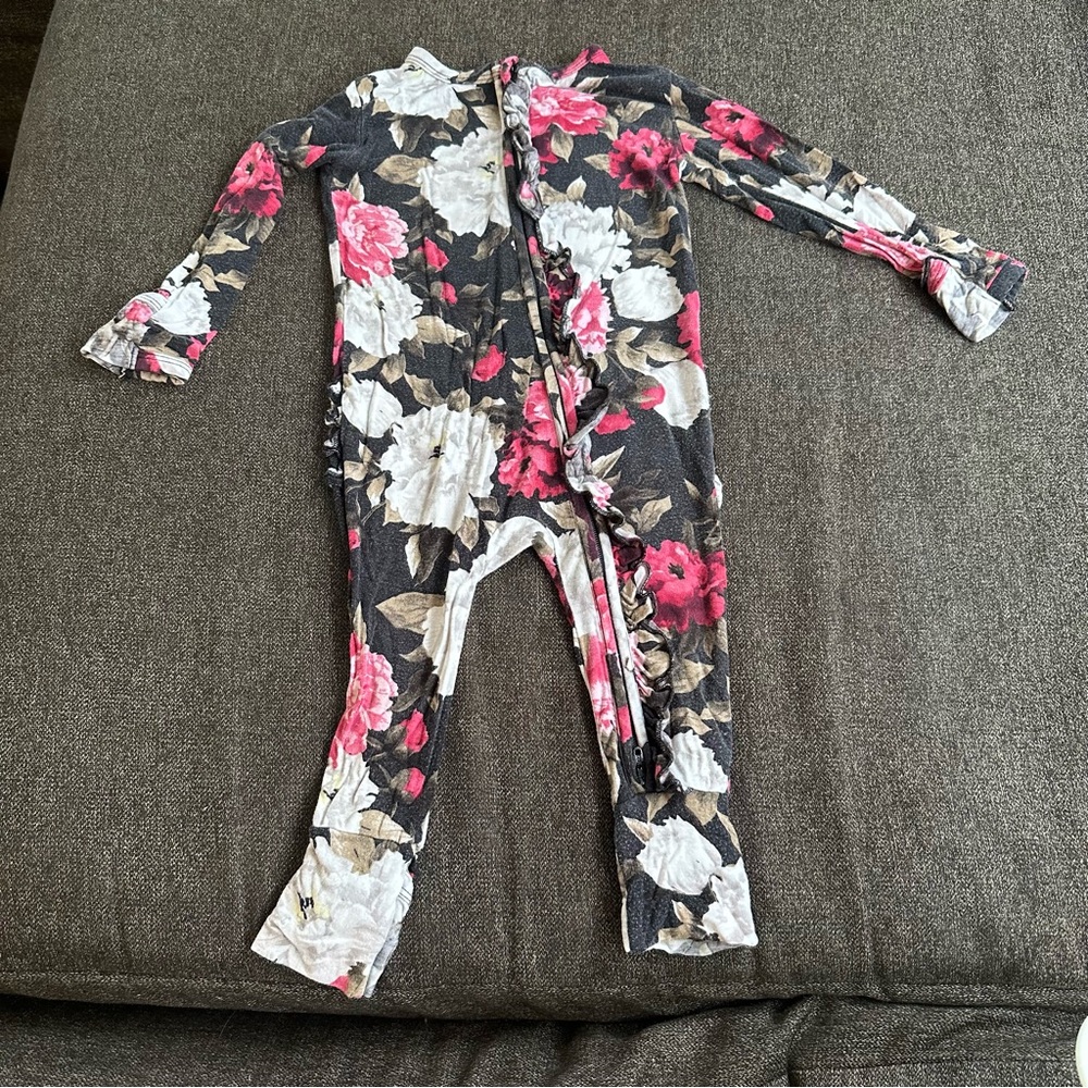 Bums and Roses Bamboo Zippie